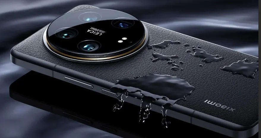 XIAOMI 15 ULTRA WITH OPTIONAL PHOTOGRAPHY KIT