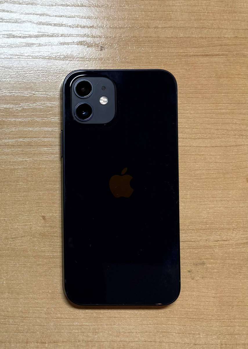 iPhone 12 - A Grade + Case and Screen glass Bundle