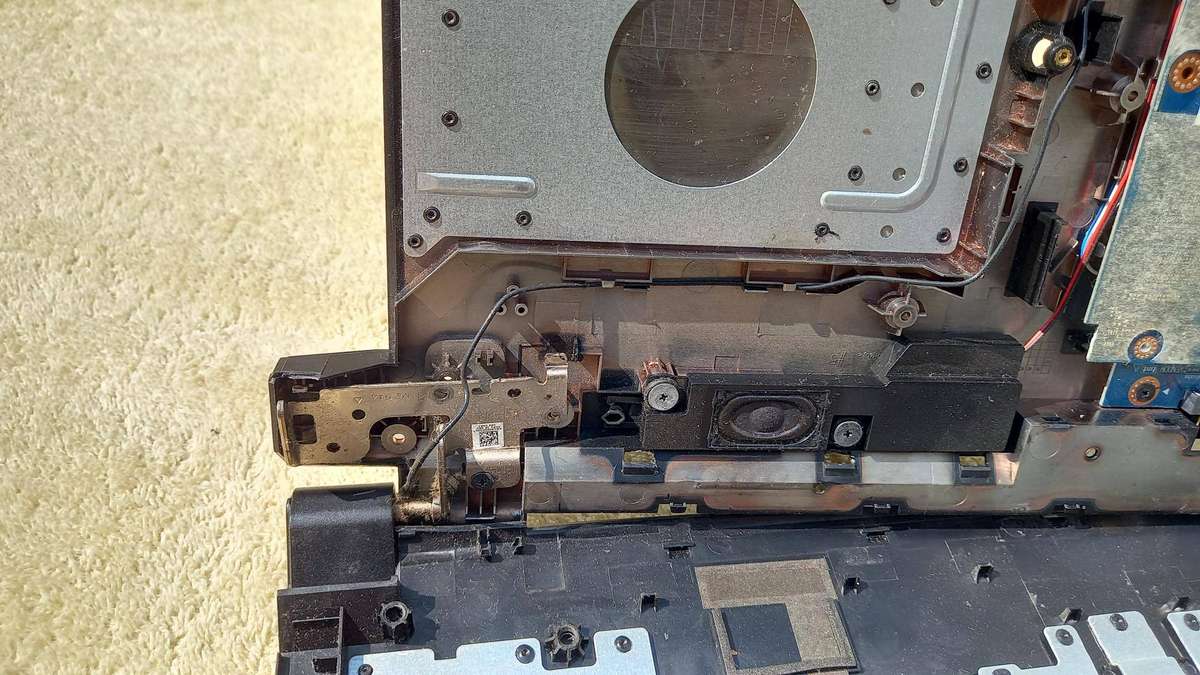 Broken Laptop - Lenovo B50-70 20834 for parts/spares/repair