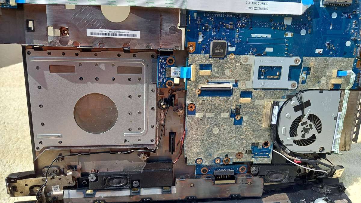 Broken Laptop - Lenovo B50-70 20834 for parts/spares/repair