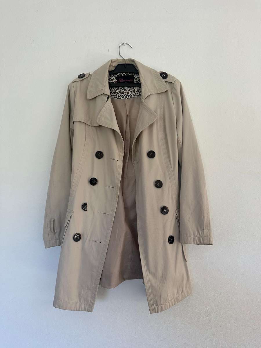 Elegant ITALIAN-Imported Coat  Excellent Condition
