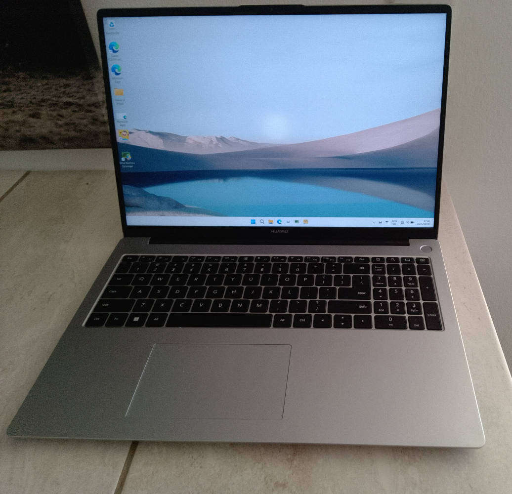 Huawei Matebook D16