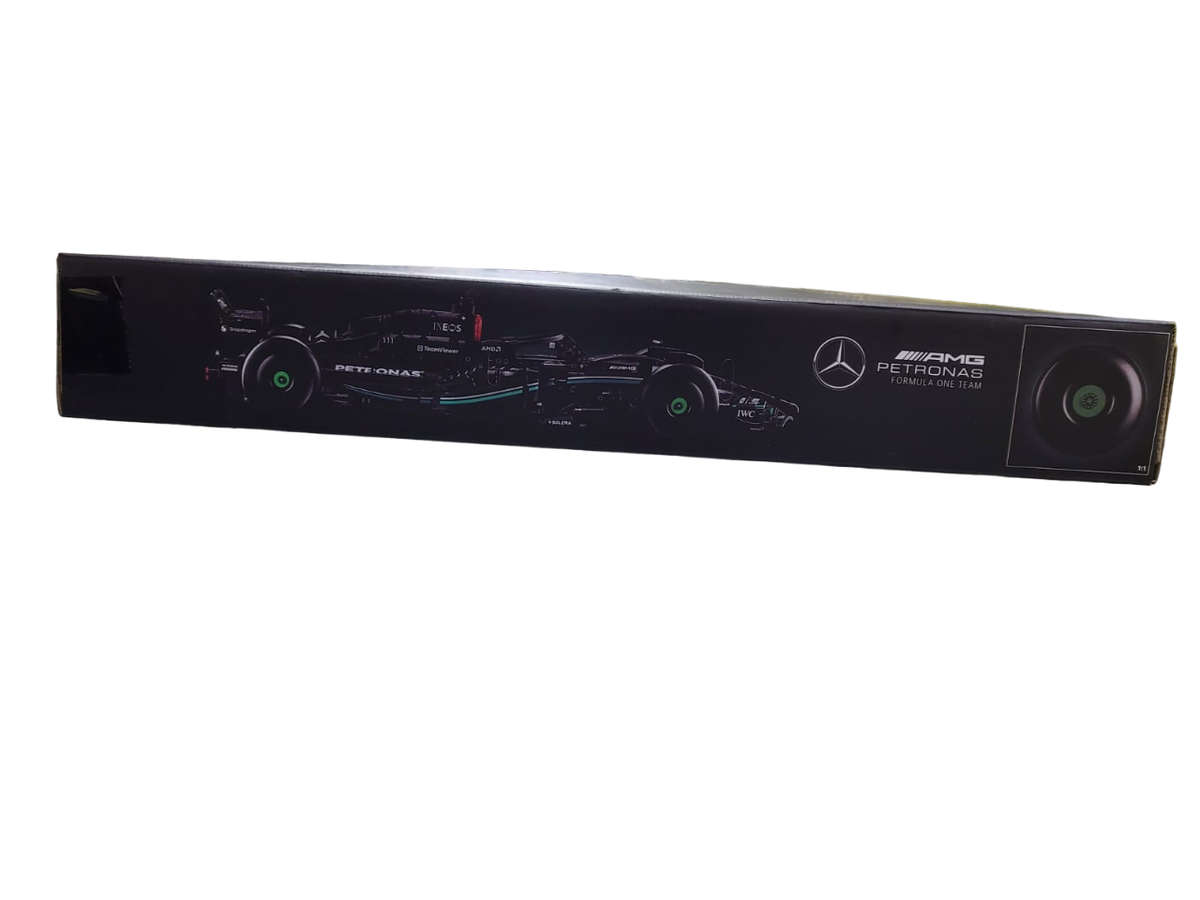 Mercedes F1 W14 Building Blocks 1:8 scale