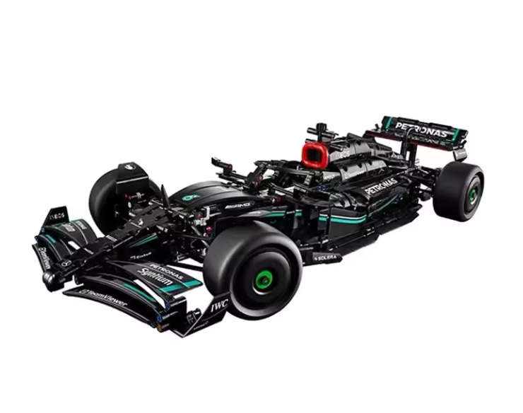 Mercedes F1 W14 Building Blocks 1:8 scale