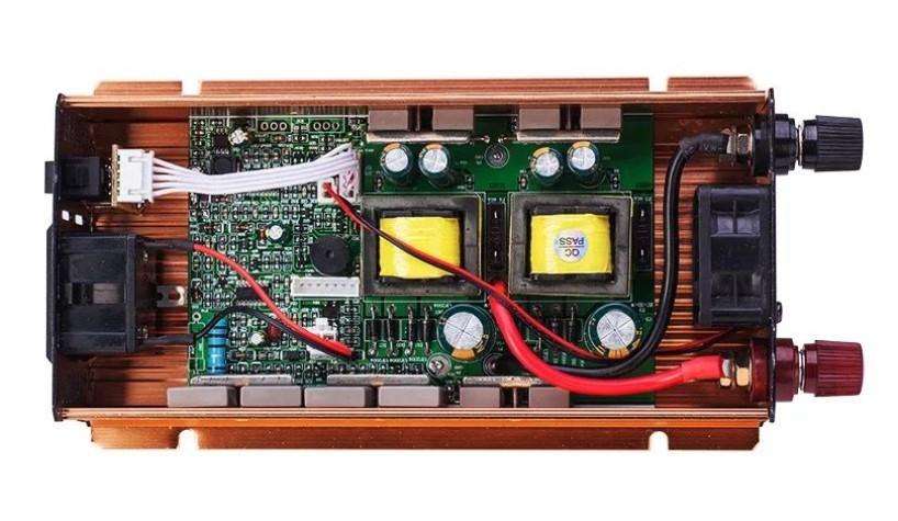 1500W Power Inverter Modified Sine Wave 12V to 220V with digital display