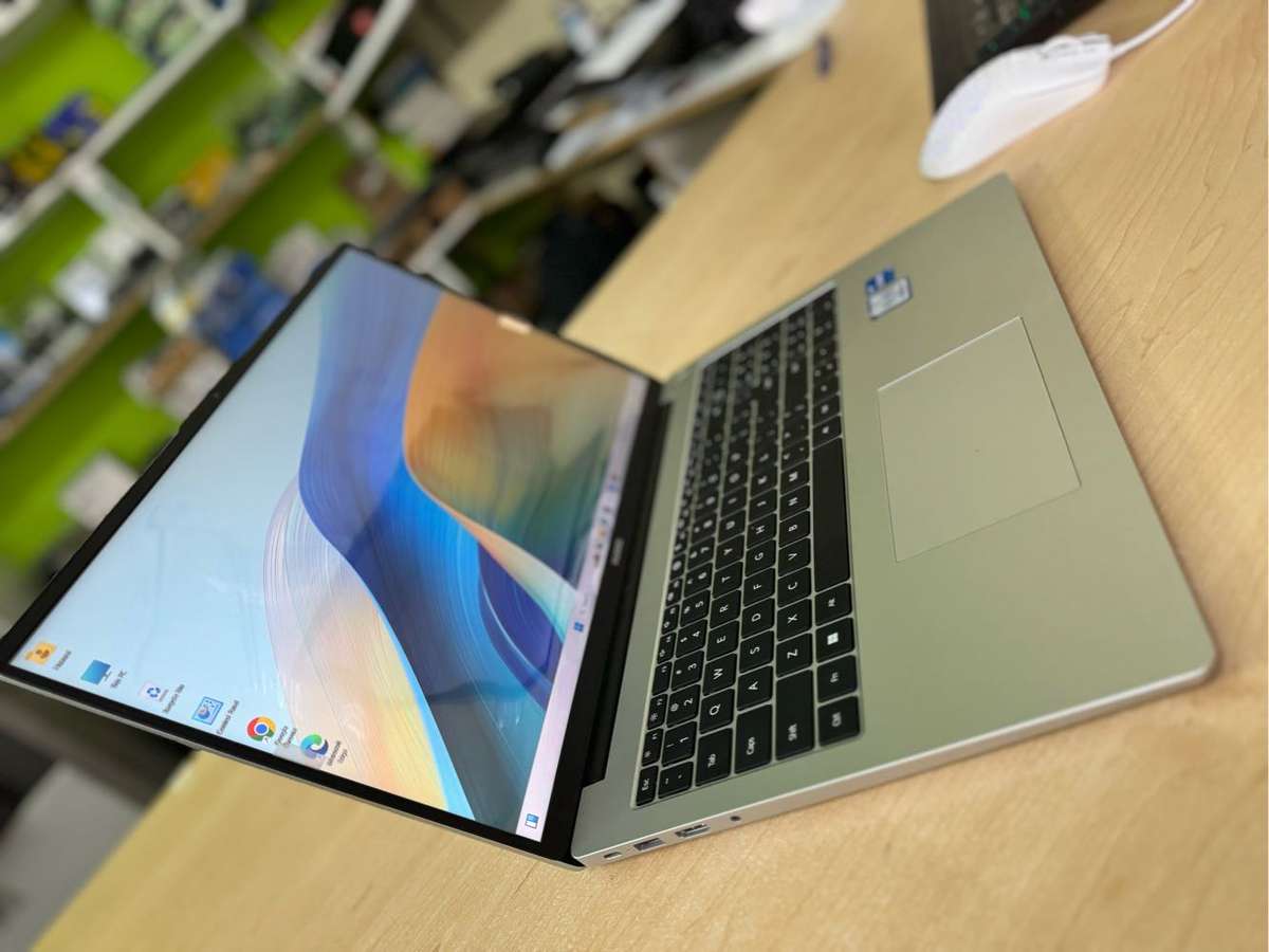 Huawei MateBook MCLF-X  Intel® Core i5 12450H 8GB RAM and 512GB Nvme SSD 16-Inch Laptop Refurbished