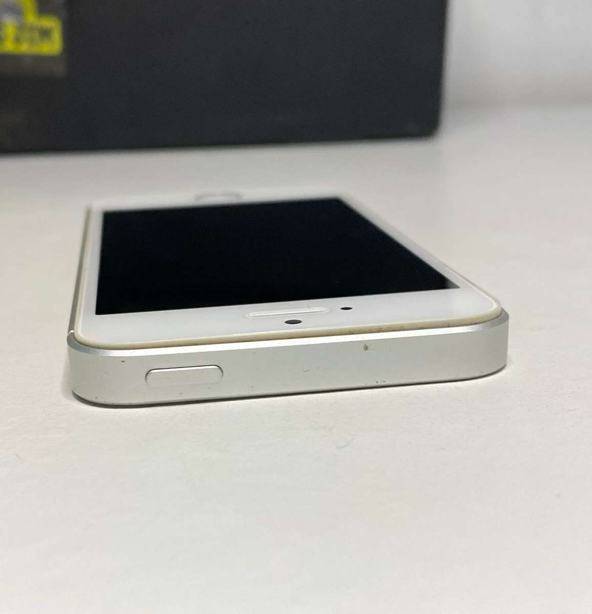 Apple iPhone SE (1st Gen) 16GB Vodacom Locked