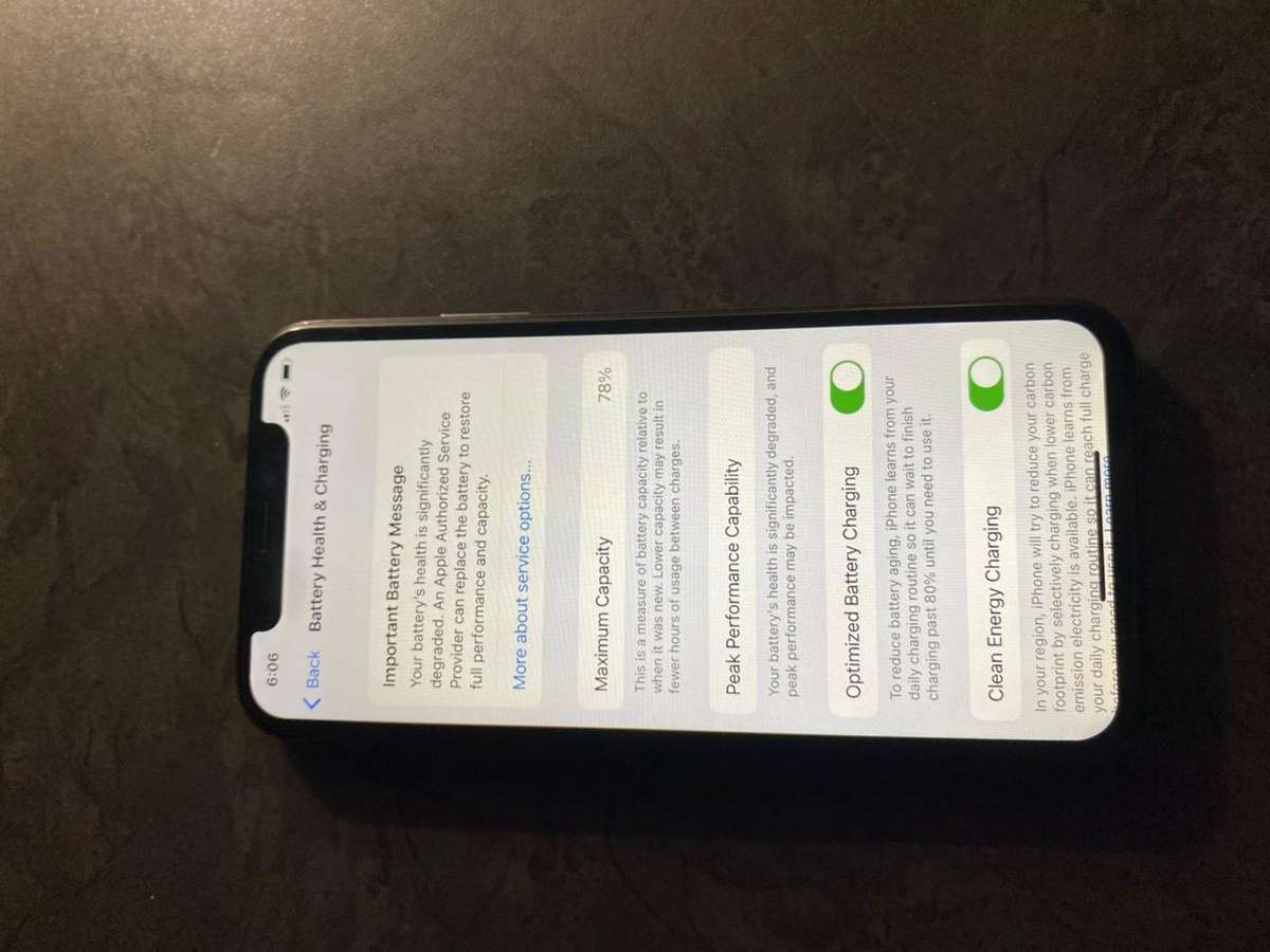 iPhone X  64 GB,( Face ID not working, battery 78%)