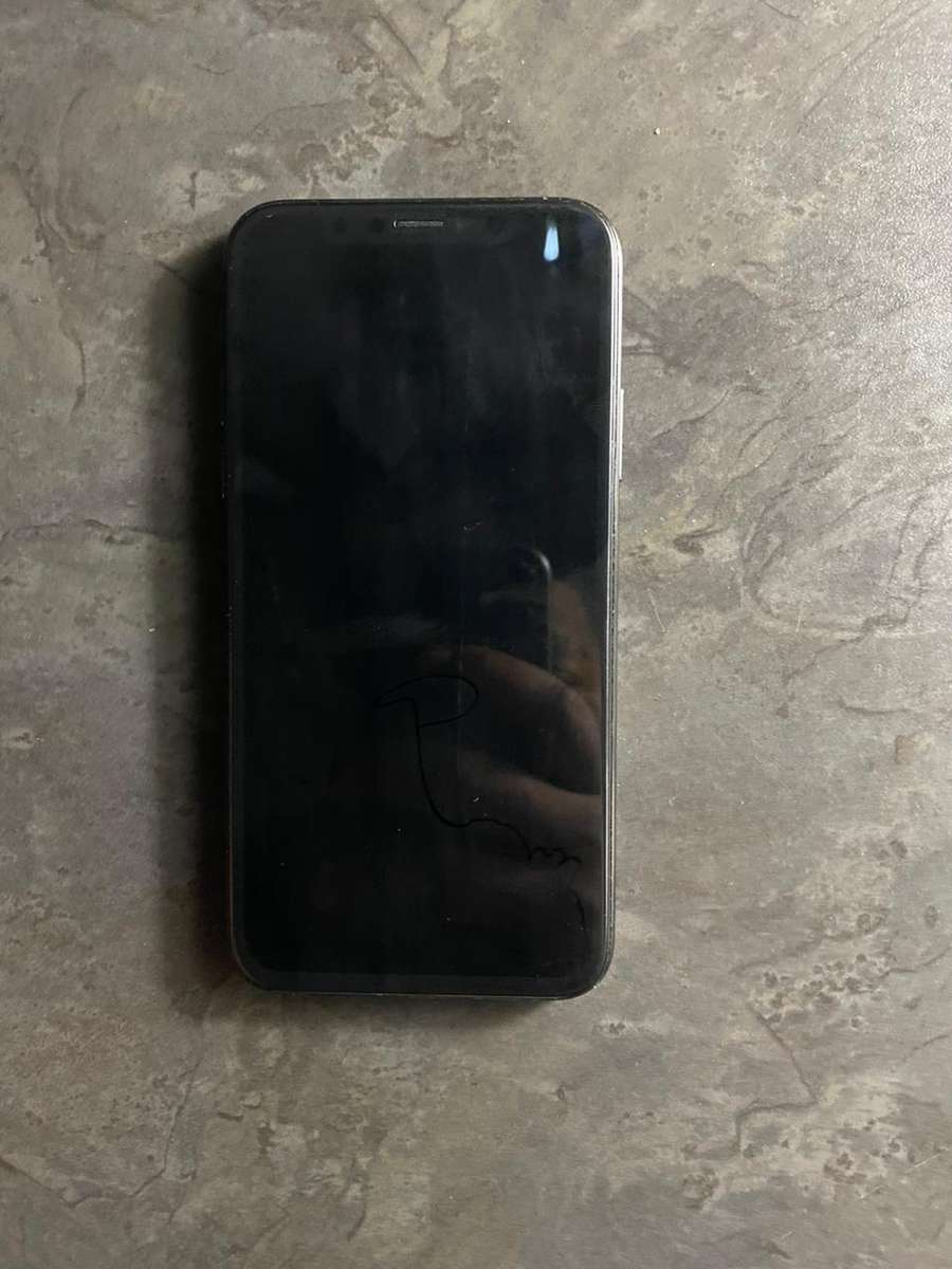 iPhone X  64 GB,( Face ID not working, battery 78%)