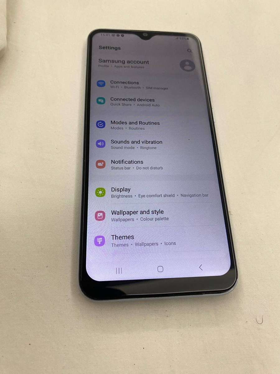 Samsung Galaxy A04e  Dual SIM  32GB  Good Condition + Free Protective Case