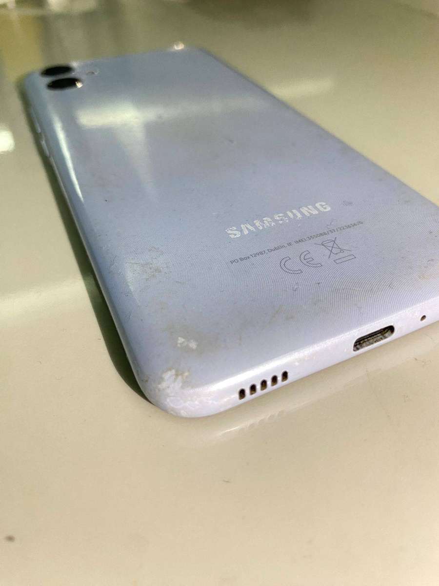 Samsung Galaxy A04e  Dual SIM  32GB  Good Condition + Free Protective Case