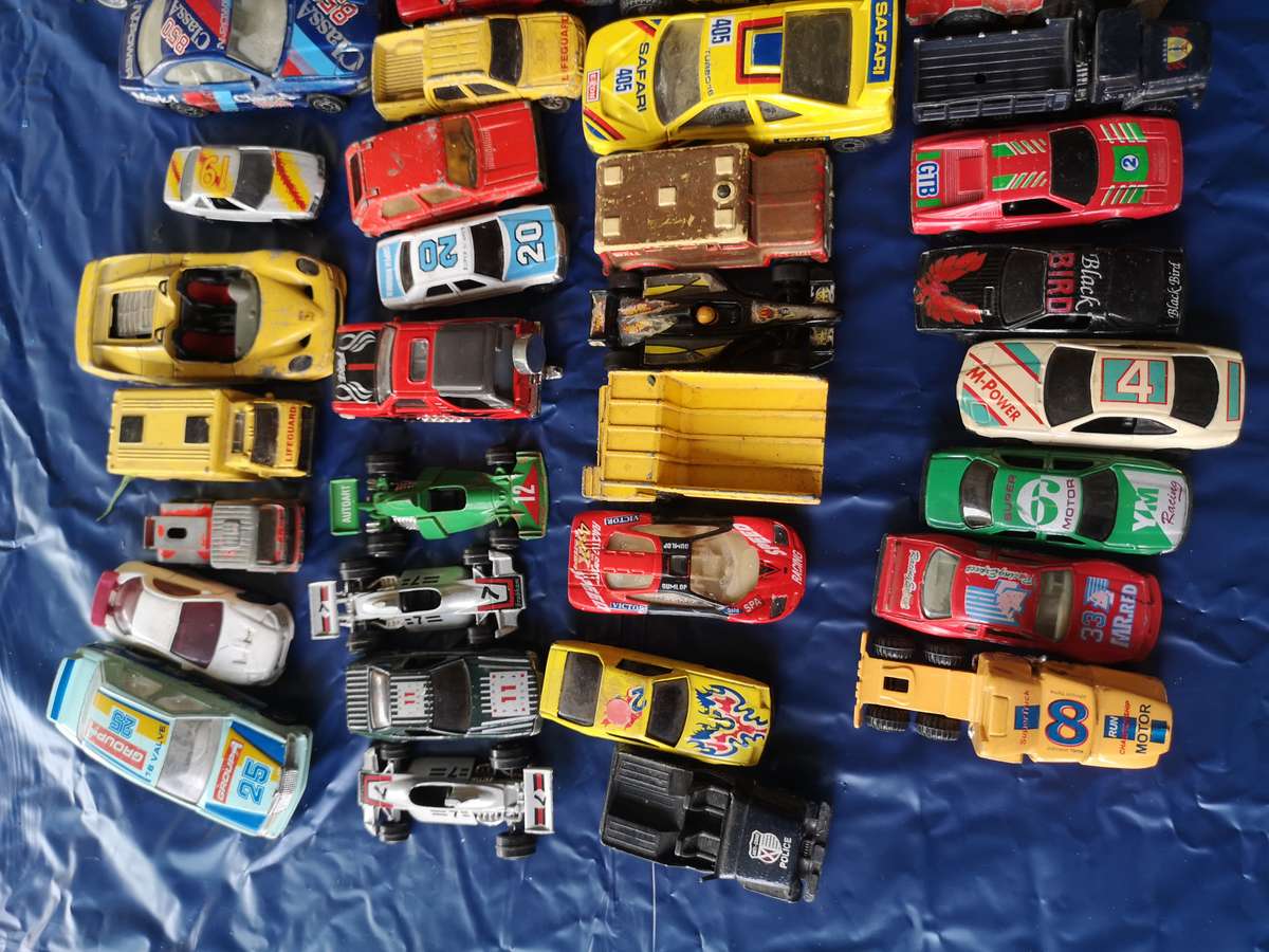 Die Cast Cars x 53