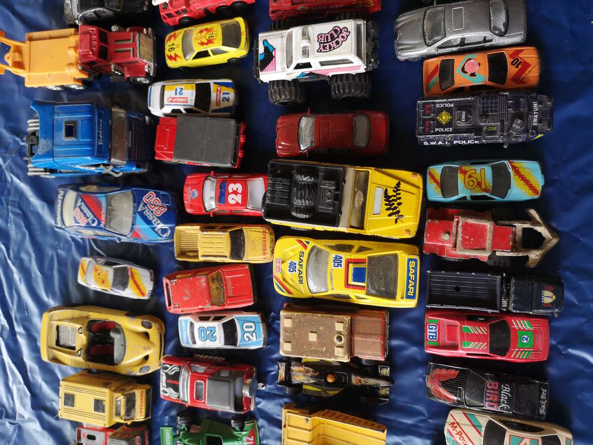 Die Cast Cars x 53