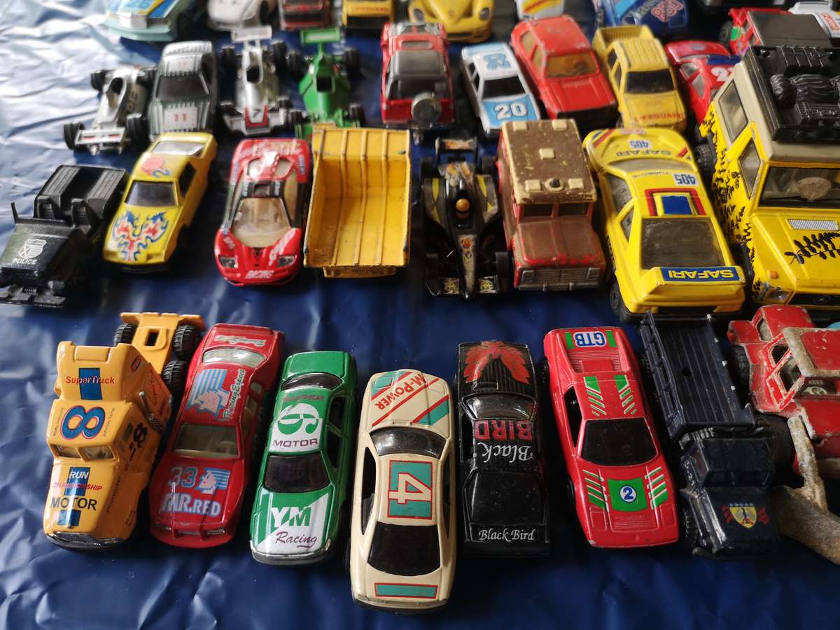 Die Cast Cars x 53
