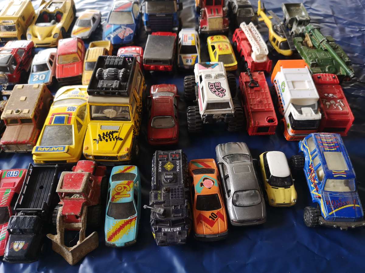 Die Cast Cars x 53