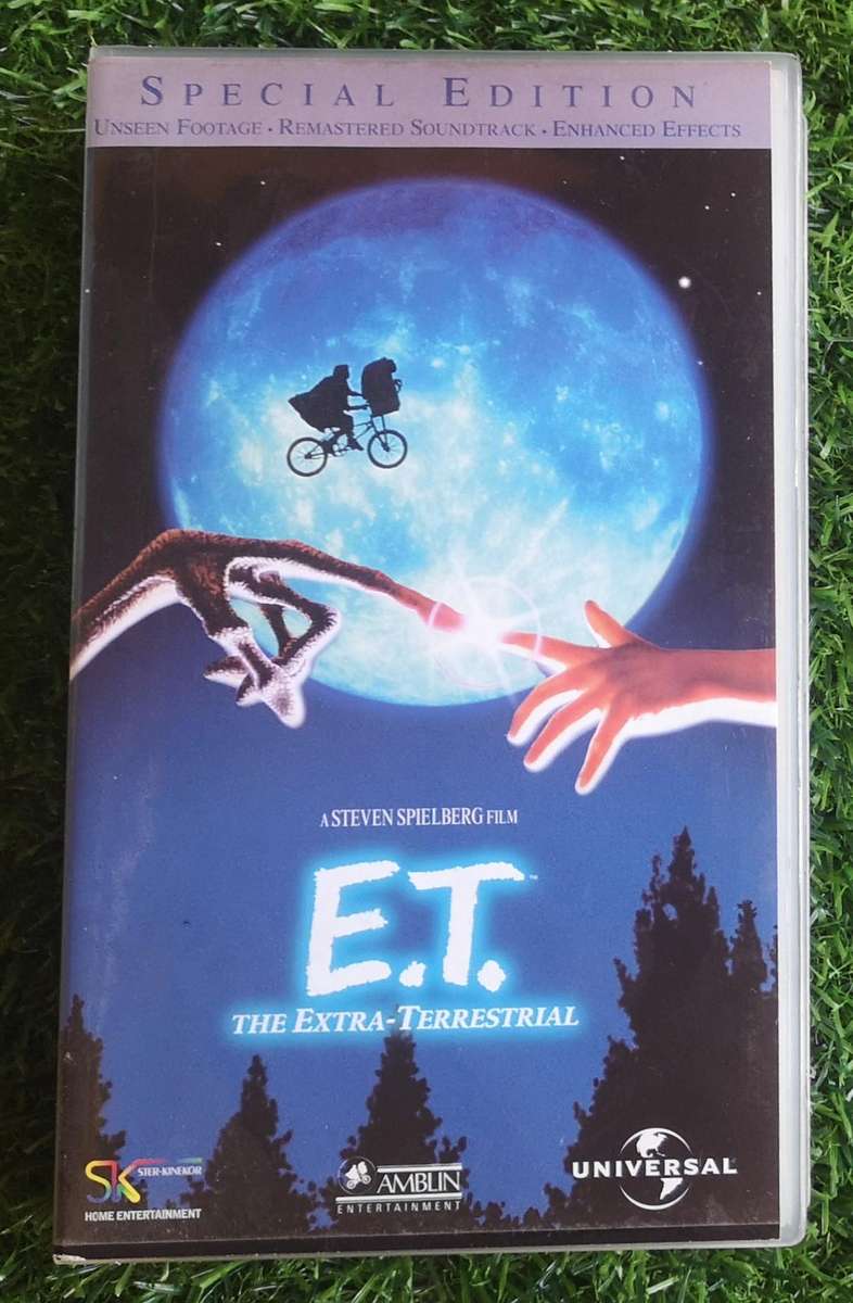 ET - The Extra Terrestrial (VHS)
