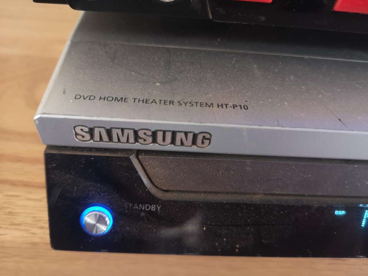 Samsung and Wesonic DVD Player - Switching On