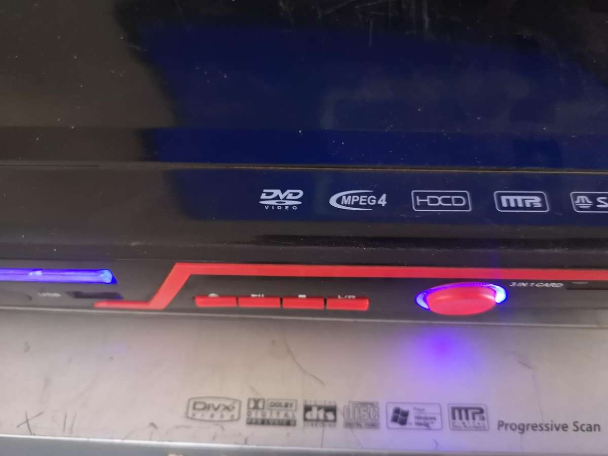 Samsung and Wesonic DVD Player - Switching On