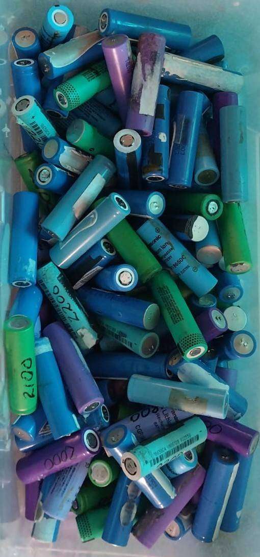 Rechargeable 18650 Batteries - (130 - 137 total) - Removed from multiple laptops