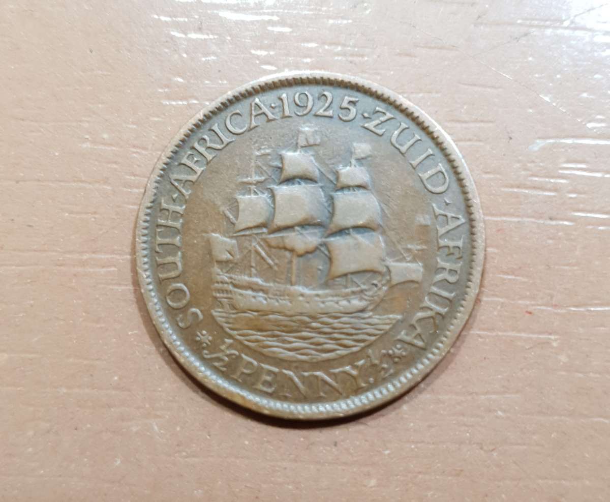 Scarce 1925 Union of South Africa Half Penny coin - Low Mintage, Key date, Good details.