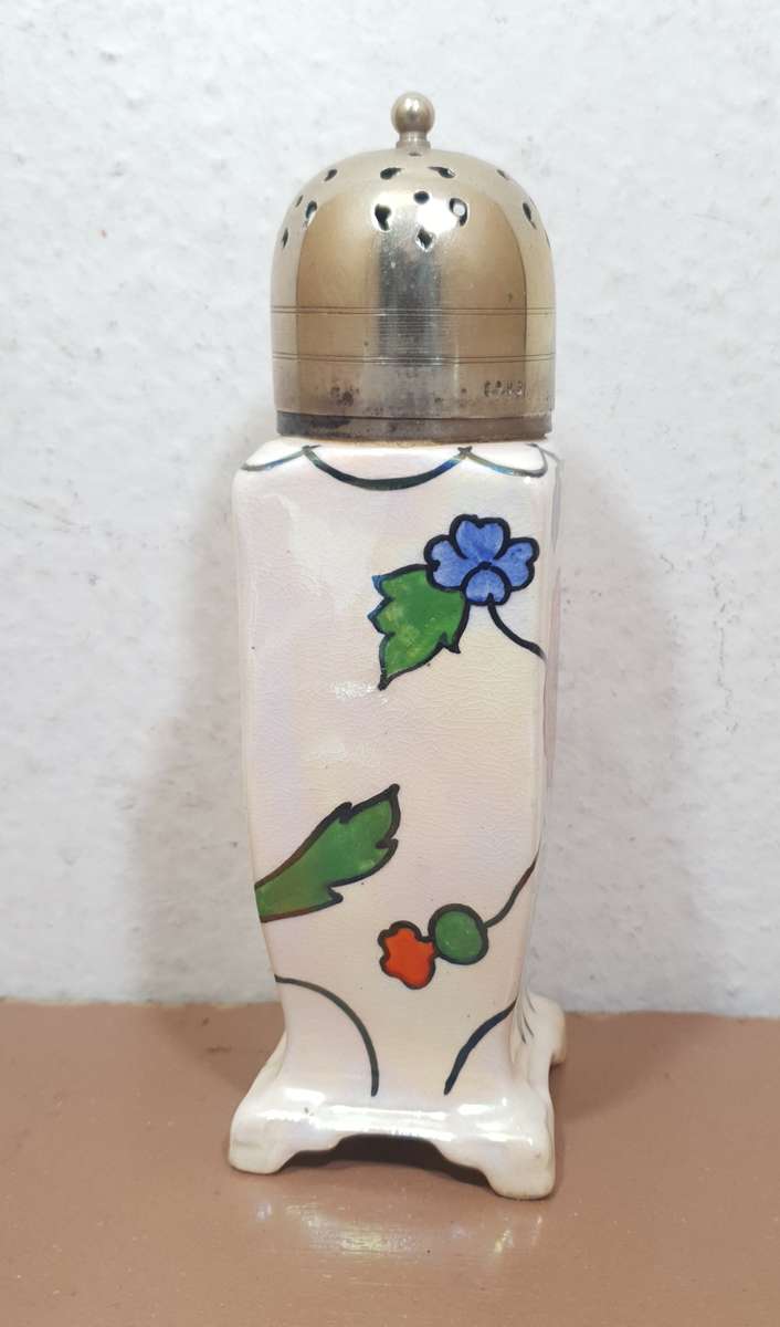 L & Sons Limited , Hanley - England hallmarked EPNS large sugar castor in pristine conditi0n