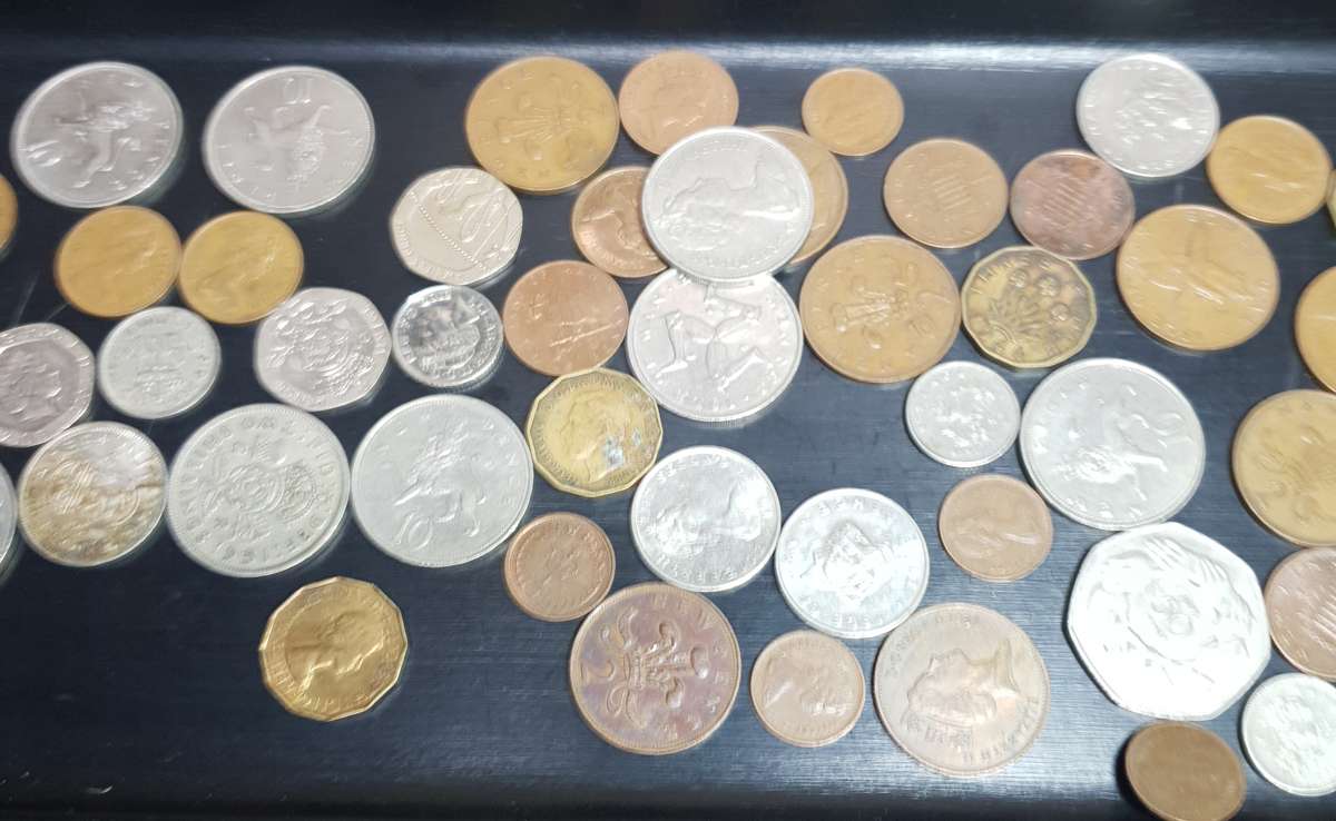 TREASURE HUNT - Large collection of collectable British coins in good conditon.