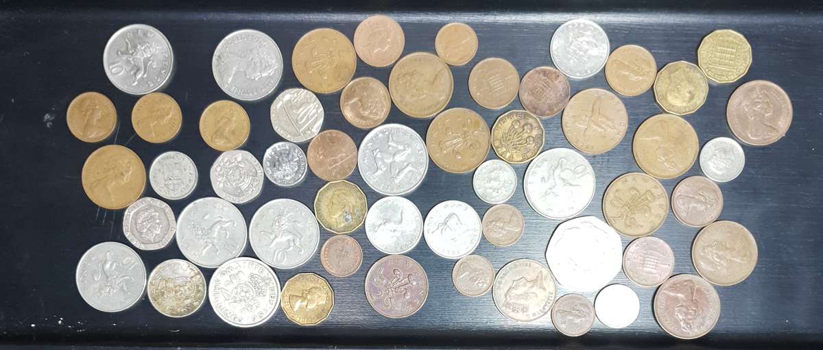 TREASURE HUNT - Large collection of collectable British coins in good conditon.