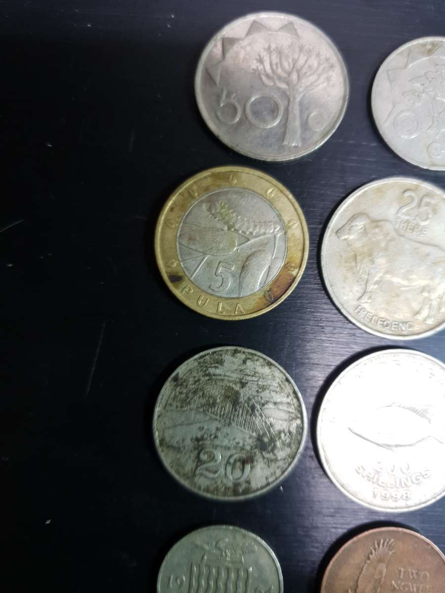 13 Collectable coins from Botswana, Uganda, Namibia, Zambia & Zimbabwe