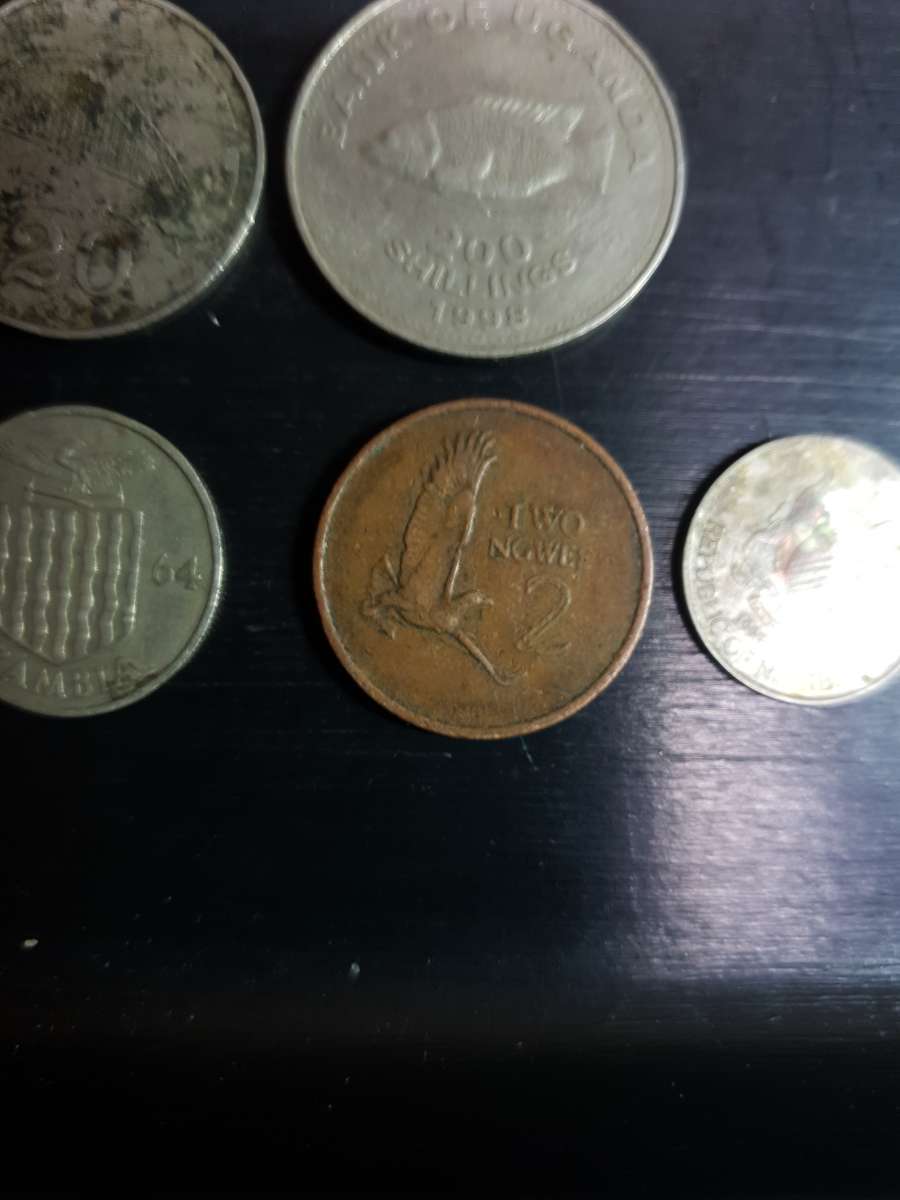13 Collectable coins from Botswana, Uganda, Namibia, Zambia & Zimbabwe