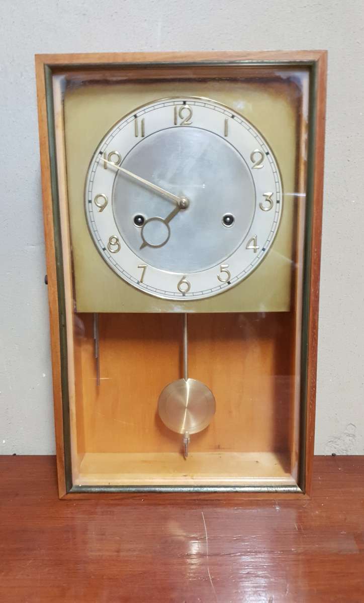 VINTAGE KIENZLE GERMANY STRIKING PENDULUM WALL CLOCK IN PRISTINE WORKING CONDITION