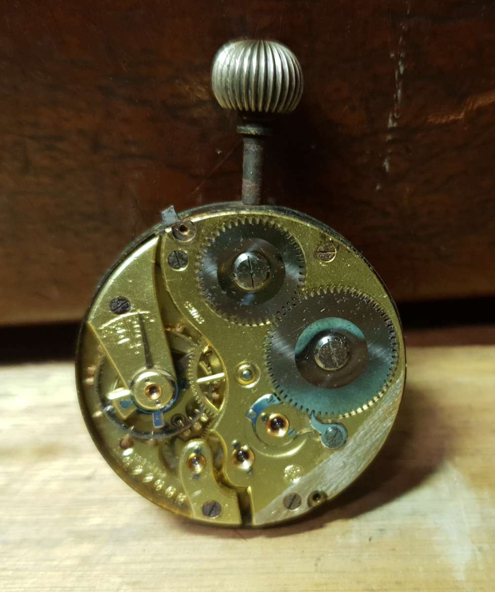 VINTAGE SWISS MADE MECHANICAL POCKET WATCH MOVEMENT ONLY WITH CROWN