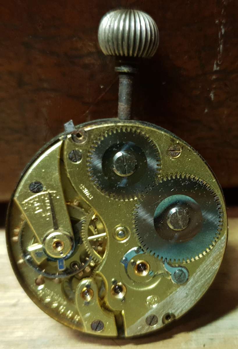 VINTAGE SWISS MADE MECHANICAL POCKET WATCH MOVEMENT ONLY WITH CROWN