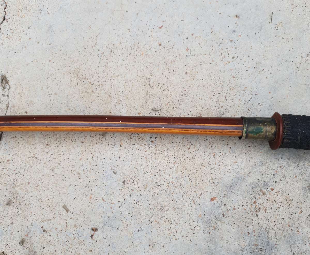 HIGH END 72'' CLASSIC ENGLISH TRADITIONAL SPORTING LONGBOW VALUED R6,700.00