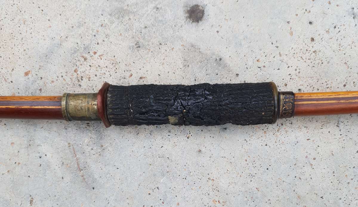 HIGH END 72'' CLASSIC ENGLISH TRADITIONAL SPORTING LONGBOW VALUED R6,700.00