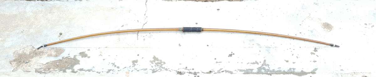 HIGH END 72'' CLASSIC ENGLISH TRADITIONAL SPORTING LONGBOW VALUED R6,700.00