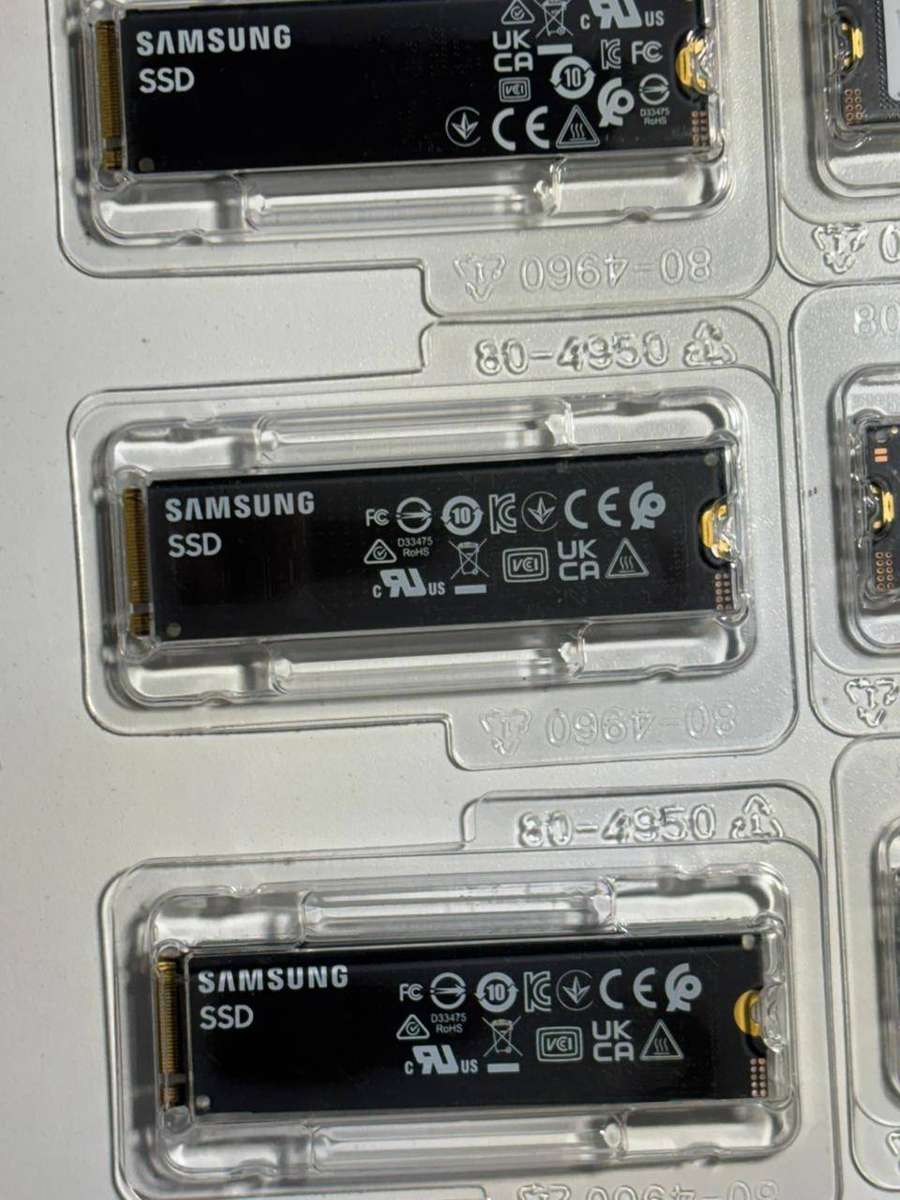 Samsung PM9B1 MZ-VL42560 512GB M.2 2280 PCIe 4.0 NVMe Solid State Drive OEM