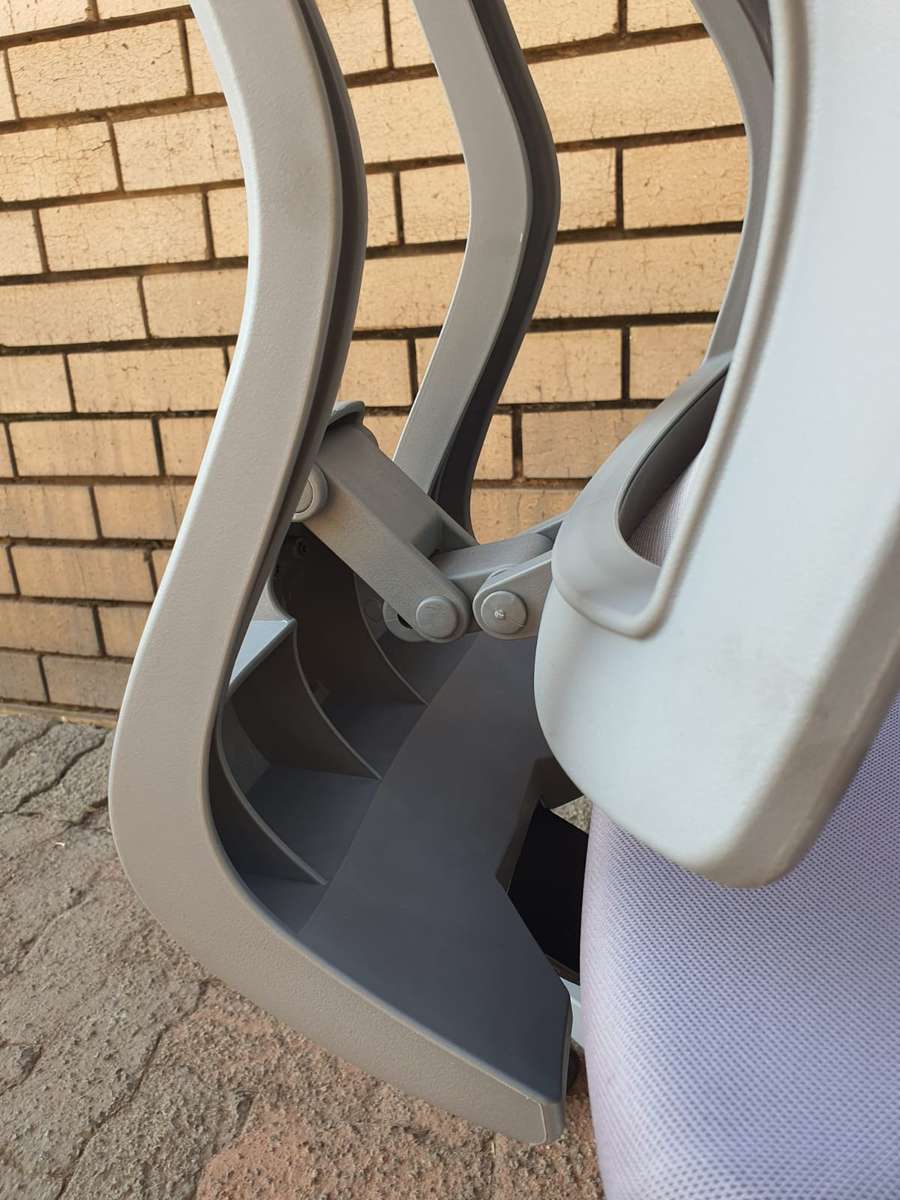 ERGOTHERAPY High-Back Office Chair (Headrest) - Grey