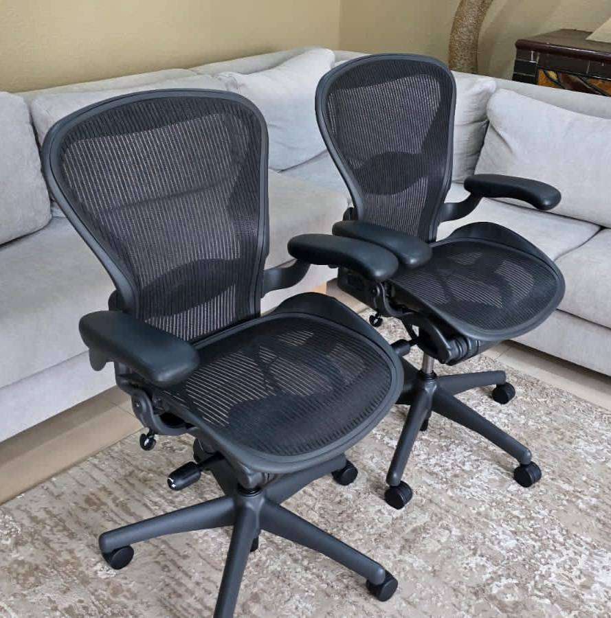 Herman Miller Aerons - Size B - Ergonmic office chair