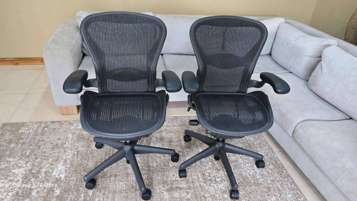 Herman Miller Aerons - Size B - Ergonmic office chair