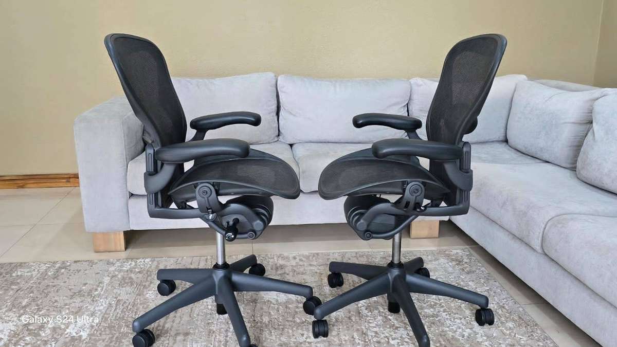 Herman Miller Aerons - Size B - Ergonmic office chair