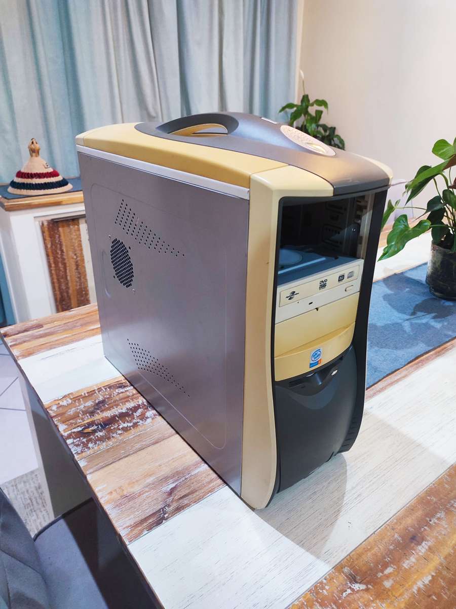 Retro ATX P4 Handle PC Case