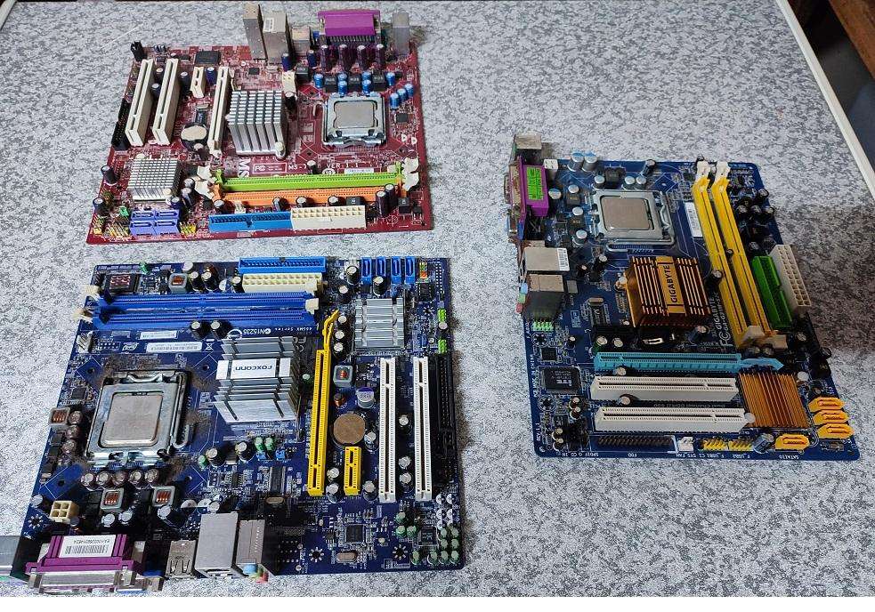 LGA 775 motherboards with CPUs - AS SPARES