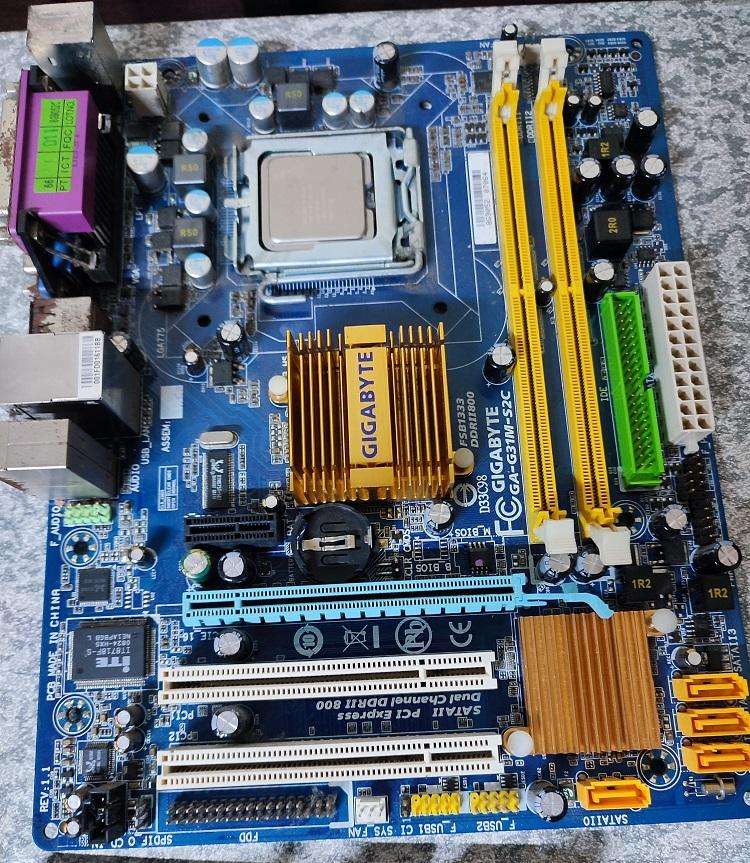 LGA 775 motherboards with CPUs - AS SPARES