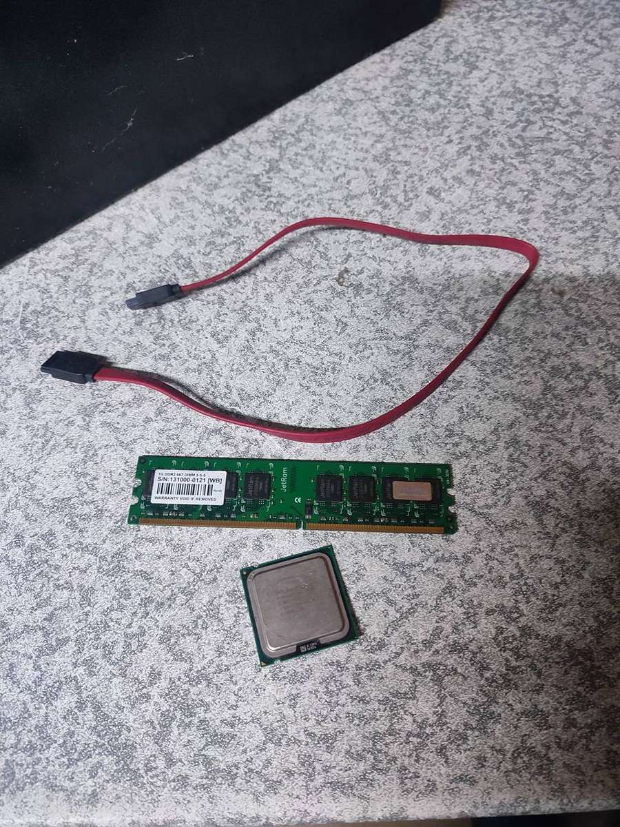 PC parts bundle (CASE + DDR2 RAM + LGA775 CPU)