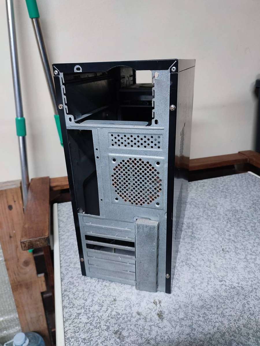 PC parts bundle (CASE + DDR2 RAM + LGA775 CPU)