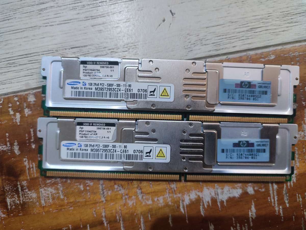 2 x Samsung 1GB DDR2 ECC RAM (For Servers)