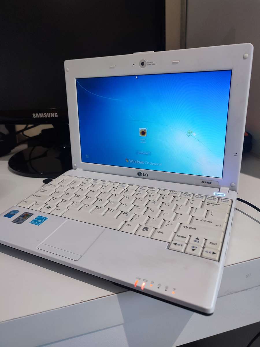 LG X110 Netbook (1.6 Ghz Intel Atom)
