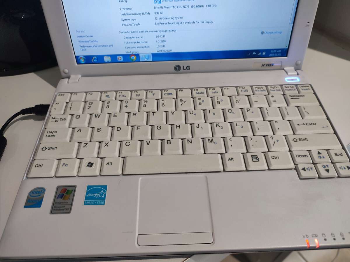 LG X110 Netbook (1.6 Ghz Intel Atom)