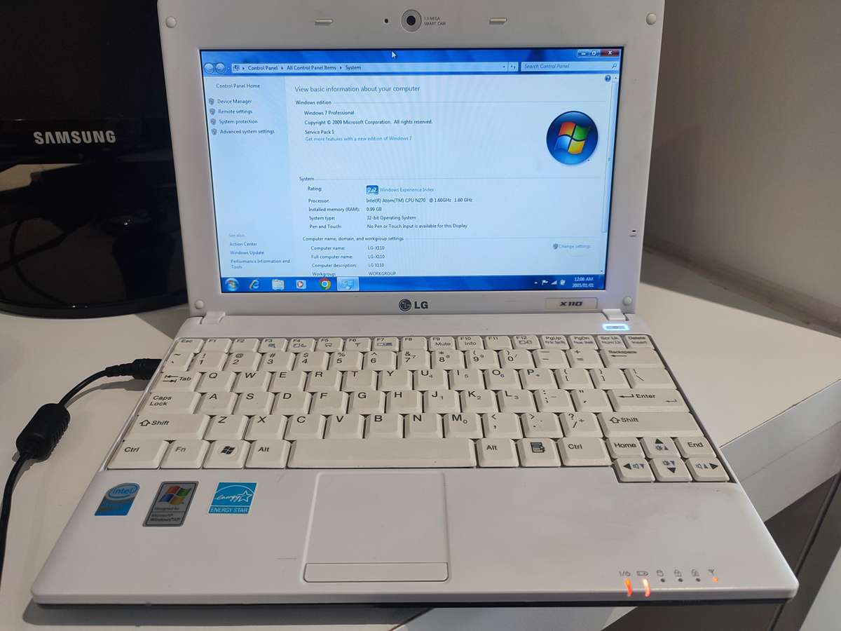 LG X110 Netbook (1.6 Ghz Intel Atom)