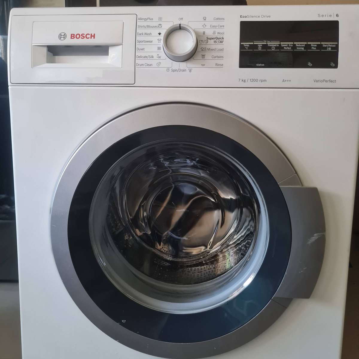 Bosch Series 6 washing machine WAT244402ZA